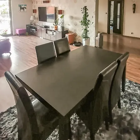 Beautiful In With Wifi&3 Bedrooms Appartement *